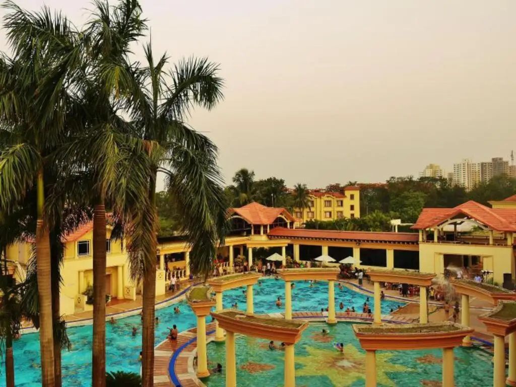 Ховрах: Lake Land Country Club Residency