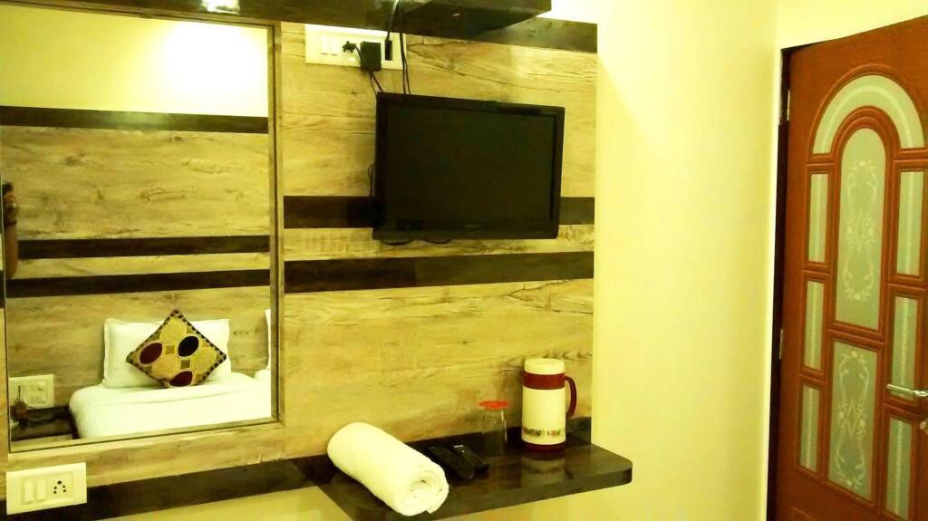 Мумбаи: Apple Suites