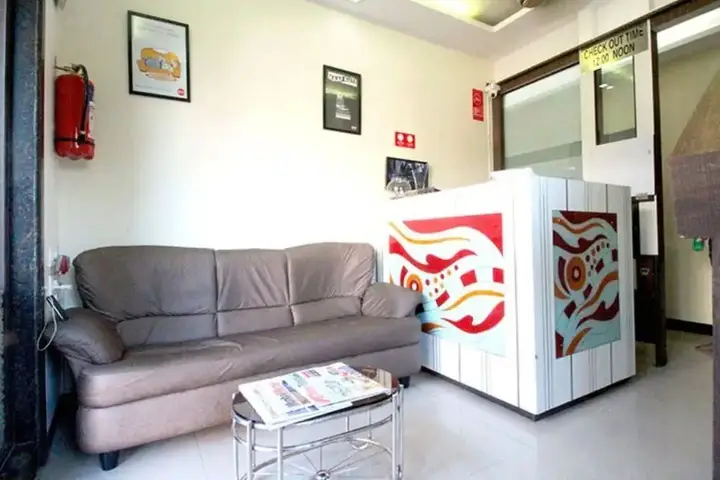 Мумбаи: Apple Suites