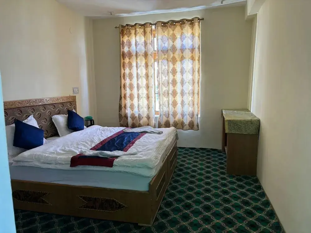 Карзок: TIH Tsomoriri Hotel Lake View