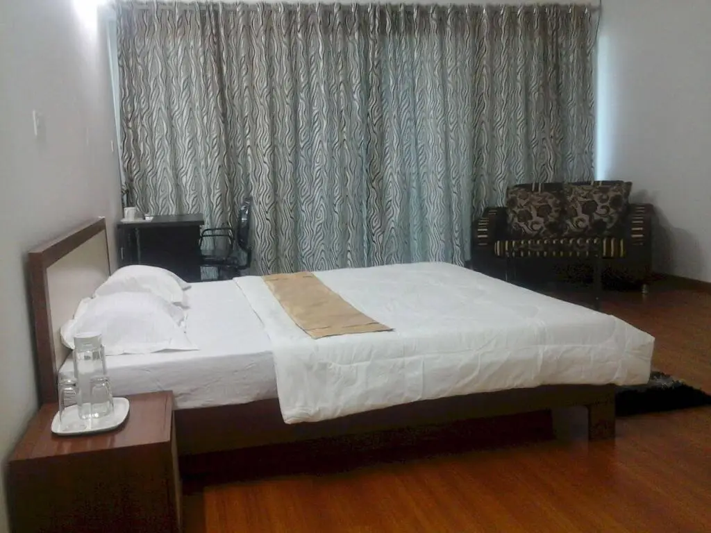 Пуна: Kalpatharuvu Service Apartments