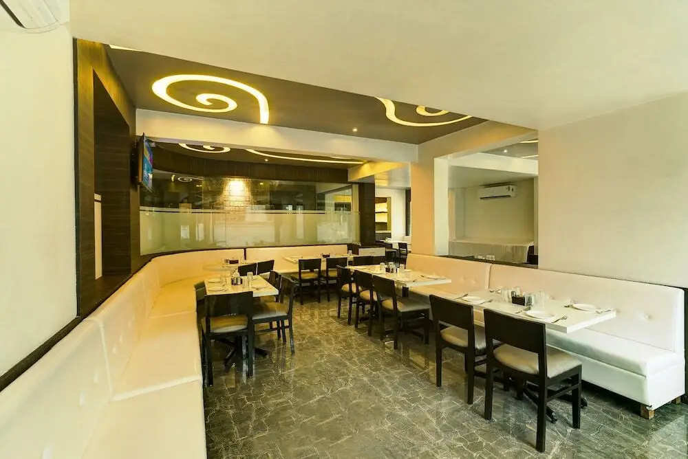 Панвель: Treebo Tryst Crown Inn