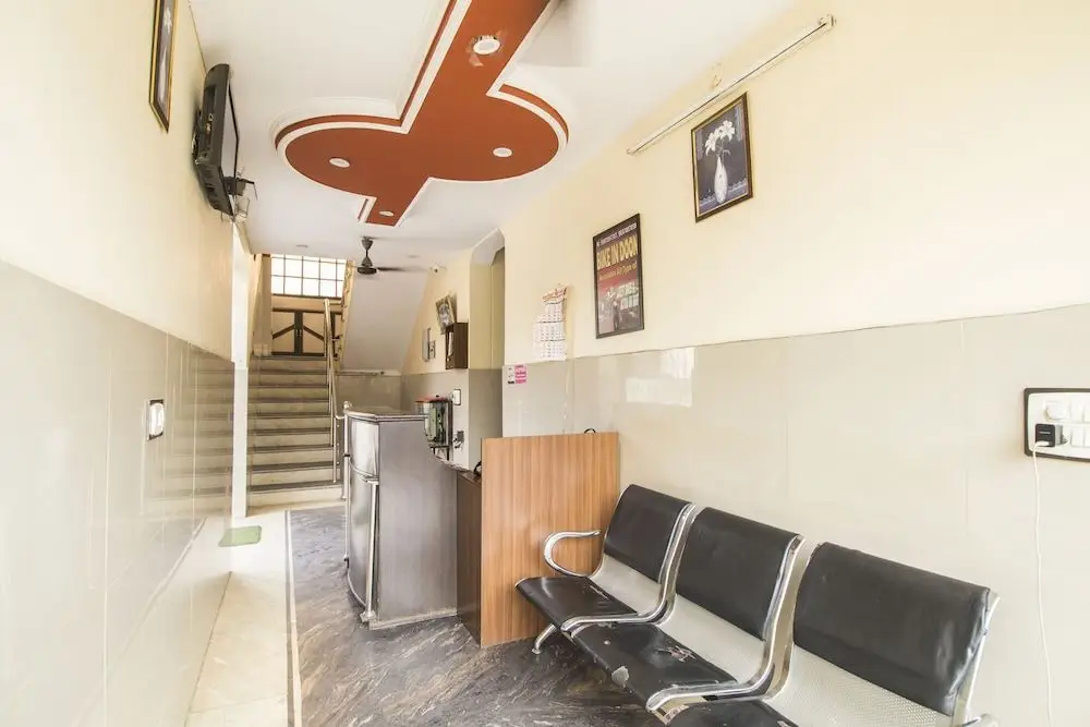 Дехрадун: Hotel Bajaj Inn