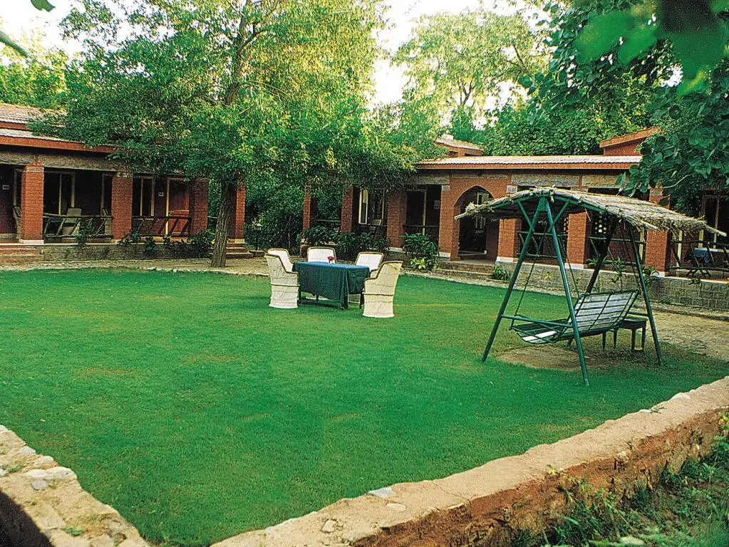 Садри: WelcomHeritage Maharani Bagh Orchard Retreat