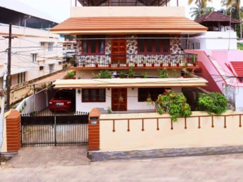Golden Shower Homestay — фото 1