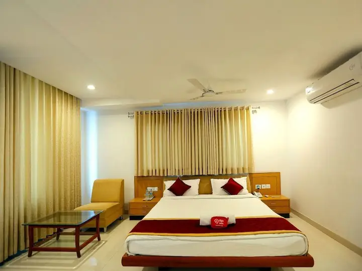 Хидерабад: OYO 381 Hotel Sybaritic Suites Gachibowli