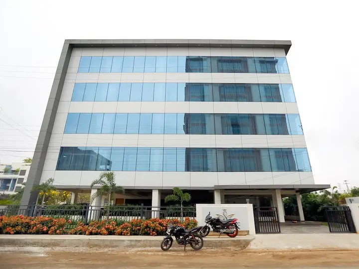 Хидерабад: OYO 381 Hotel Sybaritic Suites Gachibowli