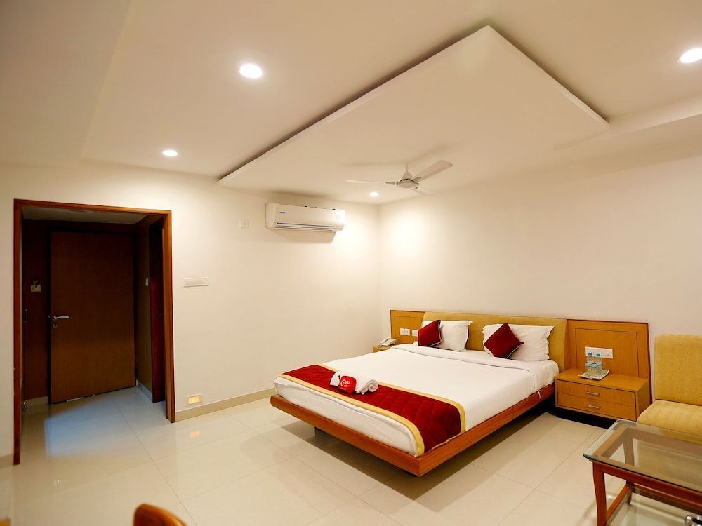 Хидерабад: OYO 381 Hotel Sybaritic Suites Gachibowli