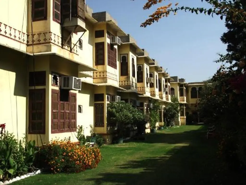 Басси: Bassi Fort Palace