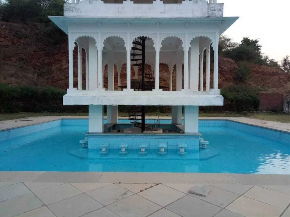 Басси: Bassi Fort Palace