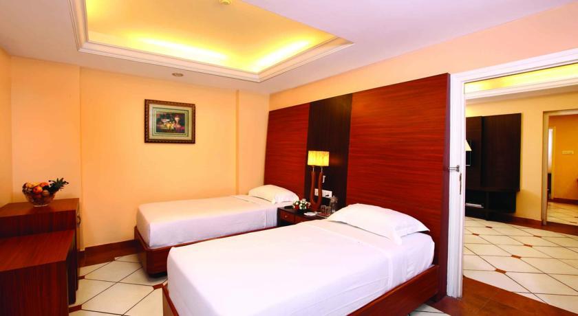Cherthala: Emarald Pristine Island Floating Resort