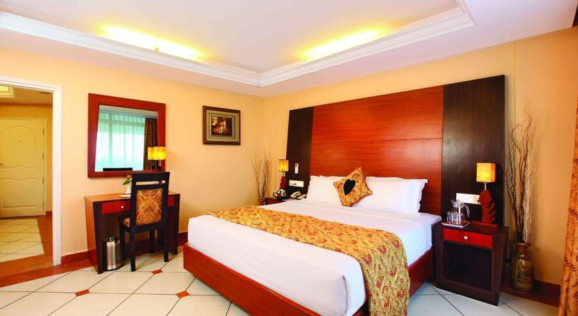 Cherthala: Emarald Pristine Island Floating Resort