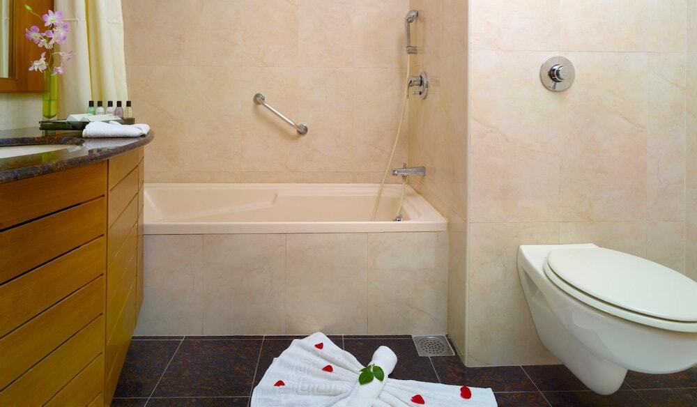 Пудучерри: The Sunway GRT Grand, Pondicherry