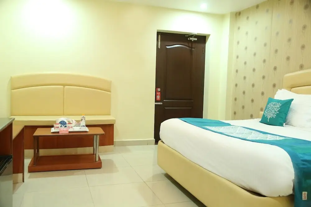 Тирупати: OYO 1843 Hotel PLR Kandy