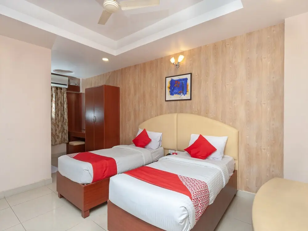 Тирупати: OYO 1843 Hotel PLR Kandy