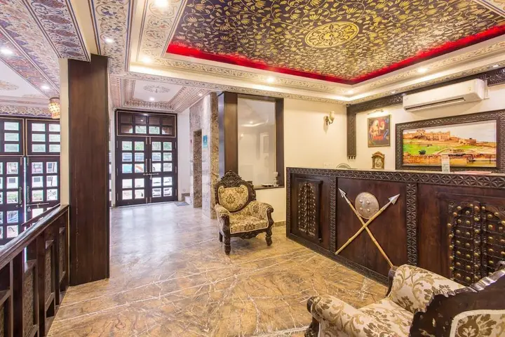 Джайпур: OYO 838 Hotel SuryaGarh