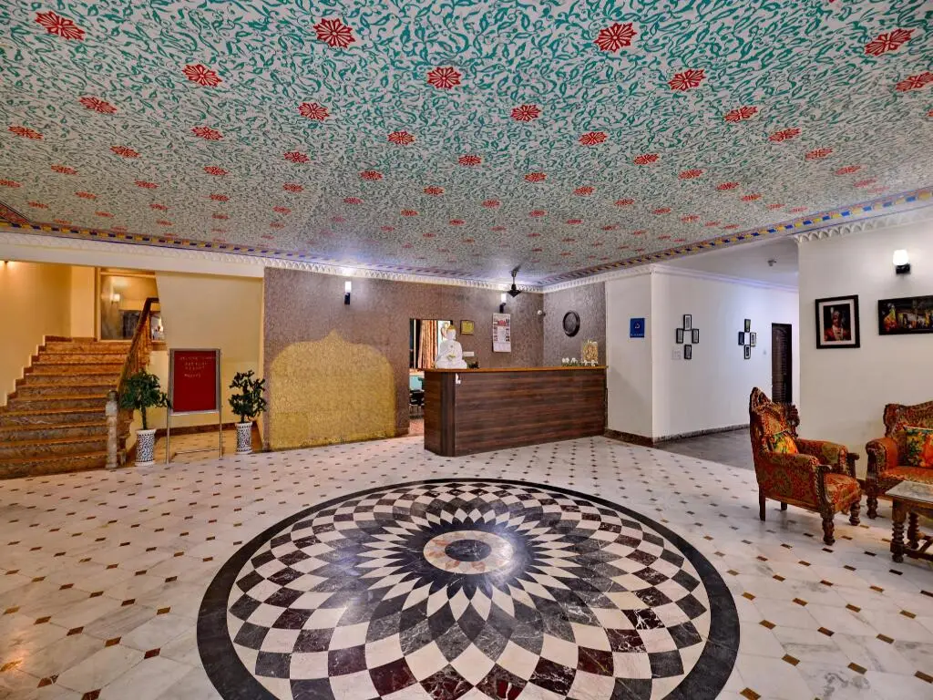 Джайпур: OYO 1006 Hotel Red Fort