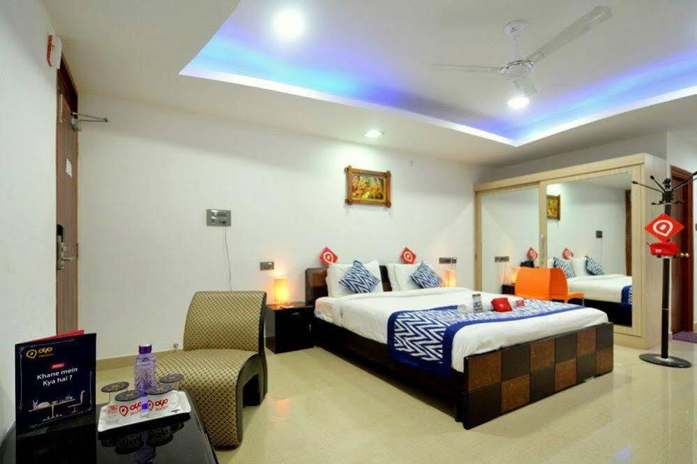 Хидерабад: OYO Premium Gachibowli Near DLF