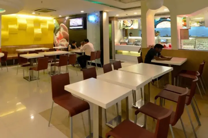 Хидерабад: OYO Premium Banjara Hills Road No1
