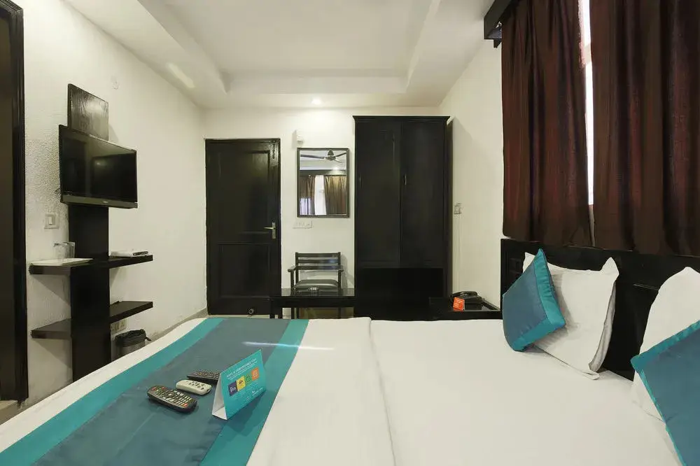 Нью-Дели: FabHotel Kailash Colony Metro Station