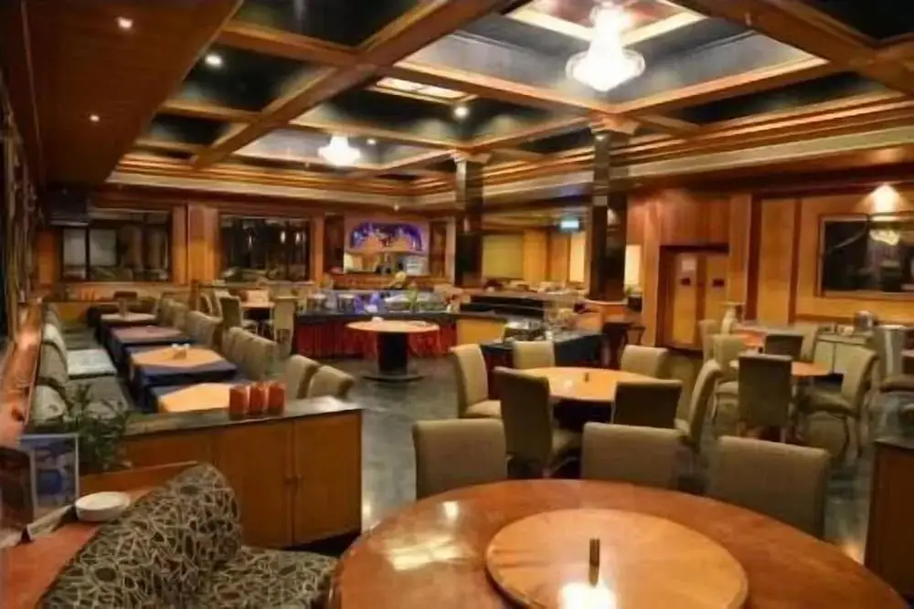 Пимпри-Чинчвад: Hotel Kala Sagar