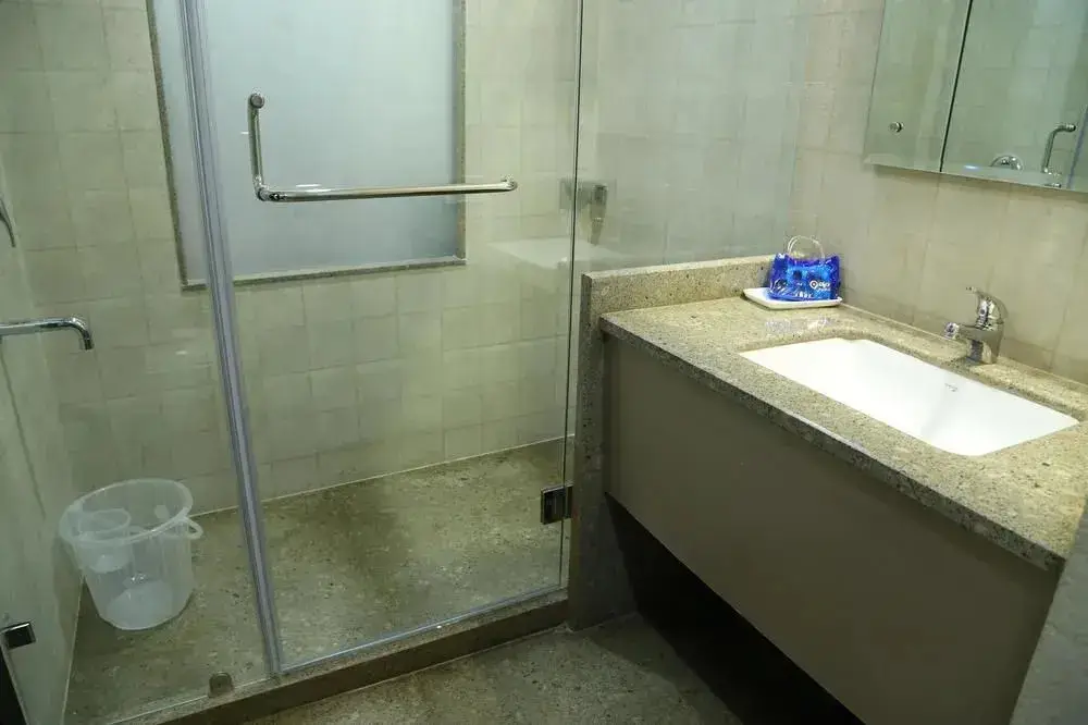 Мохали: OYO Premium Ptl Chowk Phase 5 Mohali(Cha095)