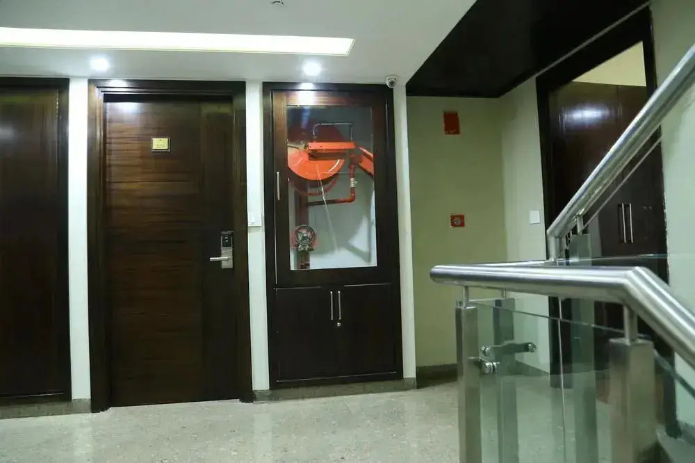 Мохали: OYO Premium Ptl Chowk Phase 5 Mohali(Cha095)