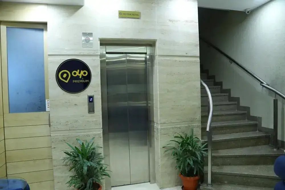 Мохали: OYO Premium Ptl Chowk Phase 5 Mohali(Cha095)