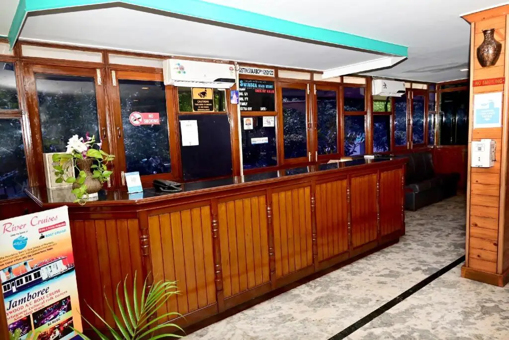 Панаджи: Swim Sea Beach Resort
