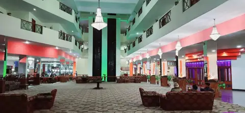 The Monarch Hotel — фото 1