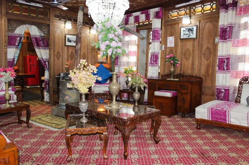 Шринагар: Aziz Palace Group of Houseboats
