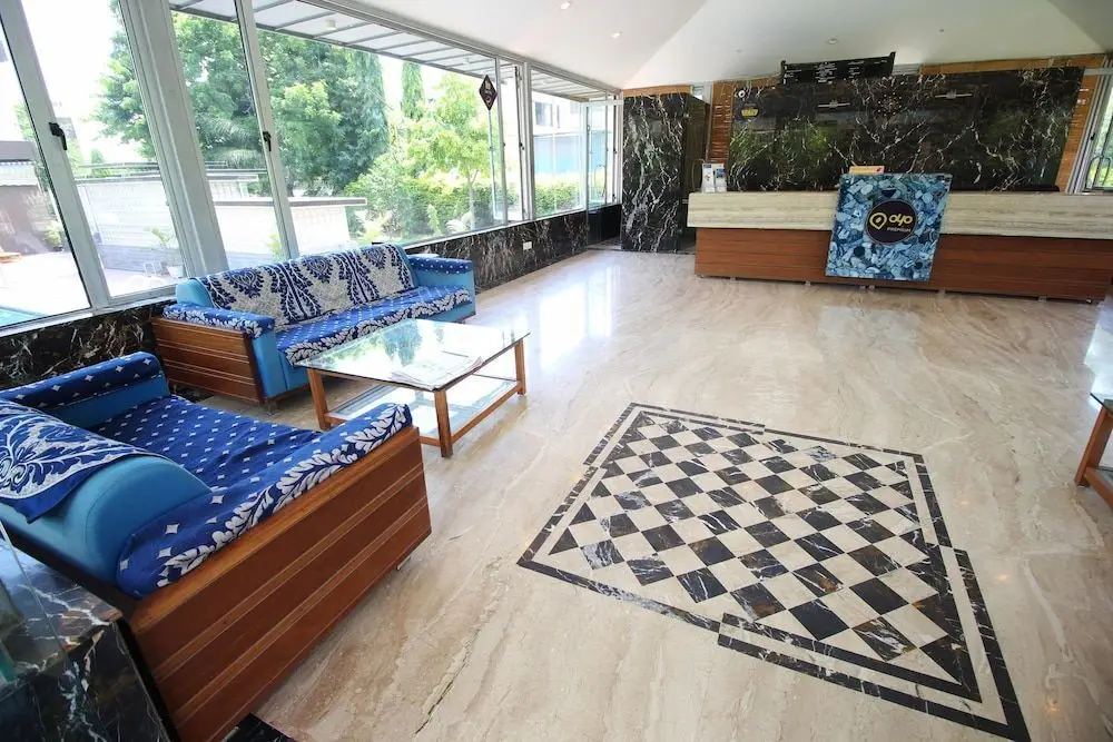 Раджкот: OYO 1968 Hotel Krishna Park Resort