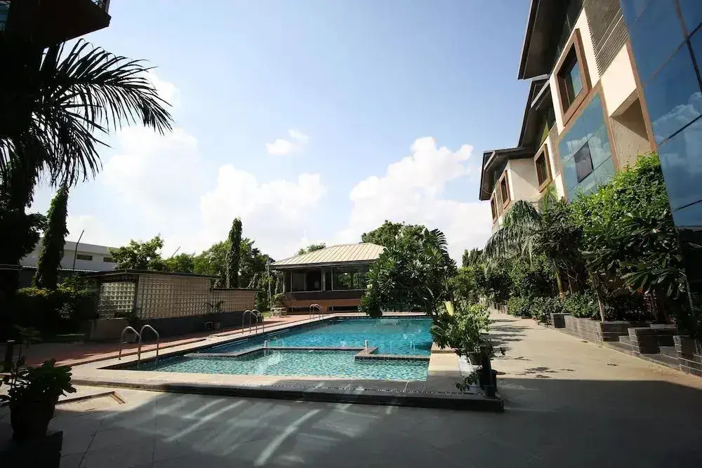 Раджкот: OYO 1968 Hotel Krishna Park Resort
