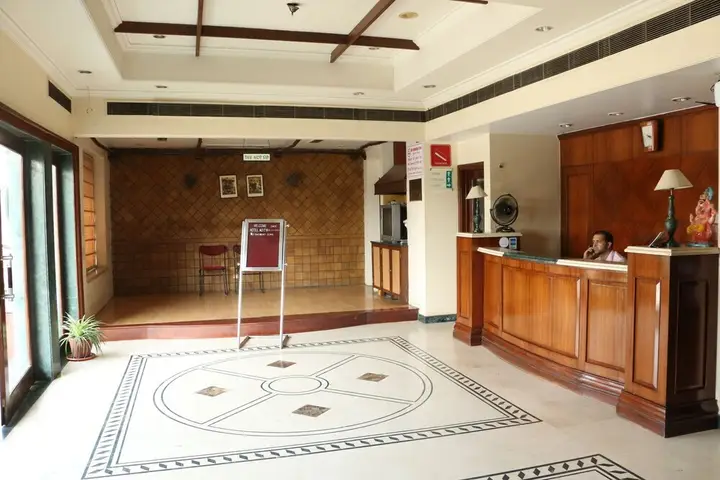 Лудхиана: OYO 1898 Hotel Aditya