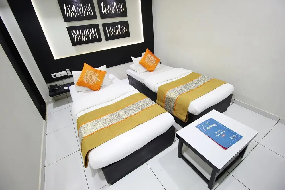 Раджкот: OYO 1319 Hotel Paramount Inn