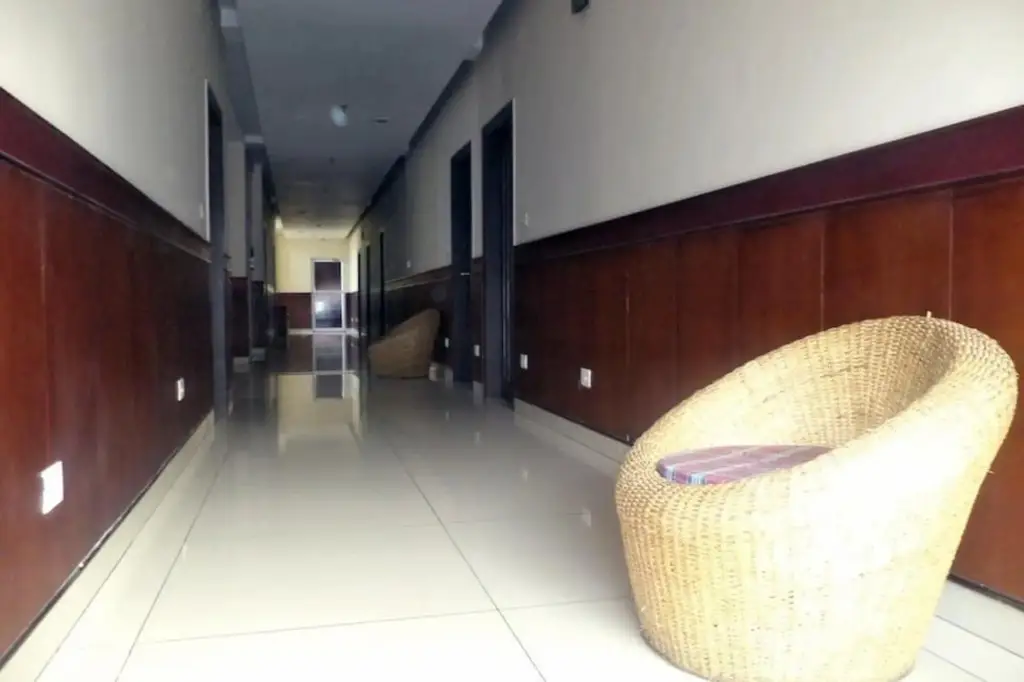 OYO Rooms Near Cosmos Mall — фото 1