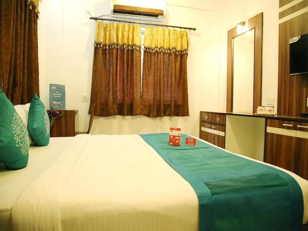 Колката: OYO 2302 Ballygunge