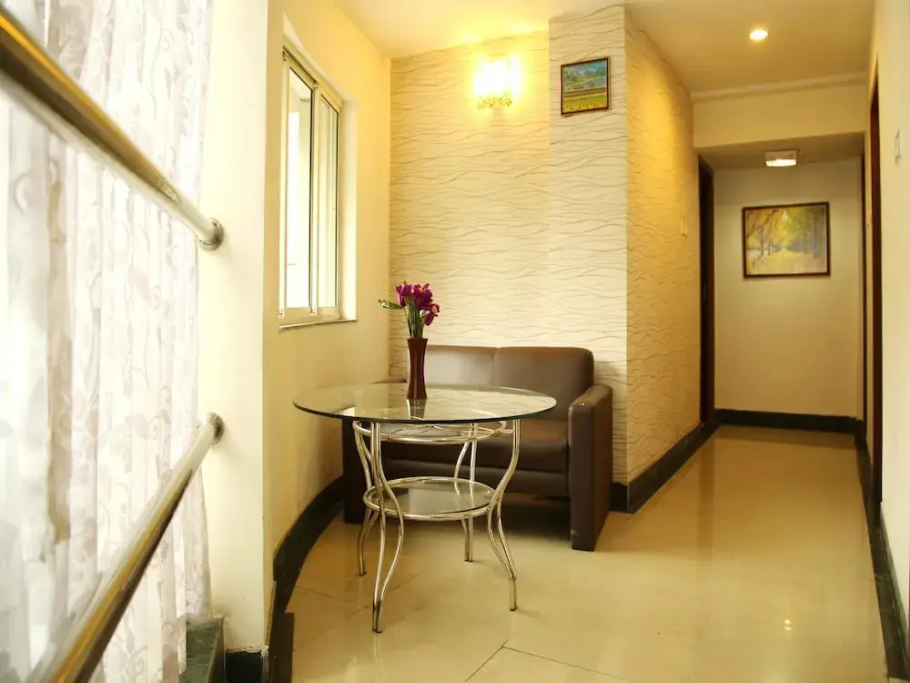 Колката: OYO 2302 Ballygunge