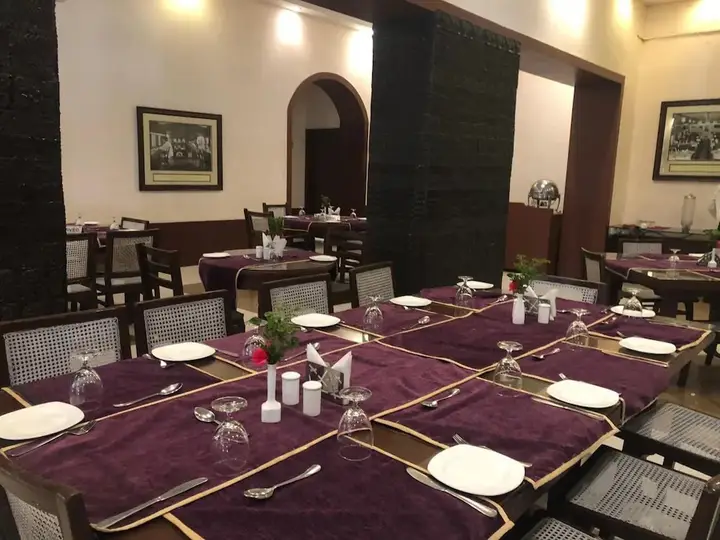 Пури: OYO 3010 Chanakya BNR Hotel
