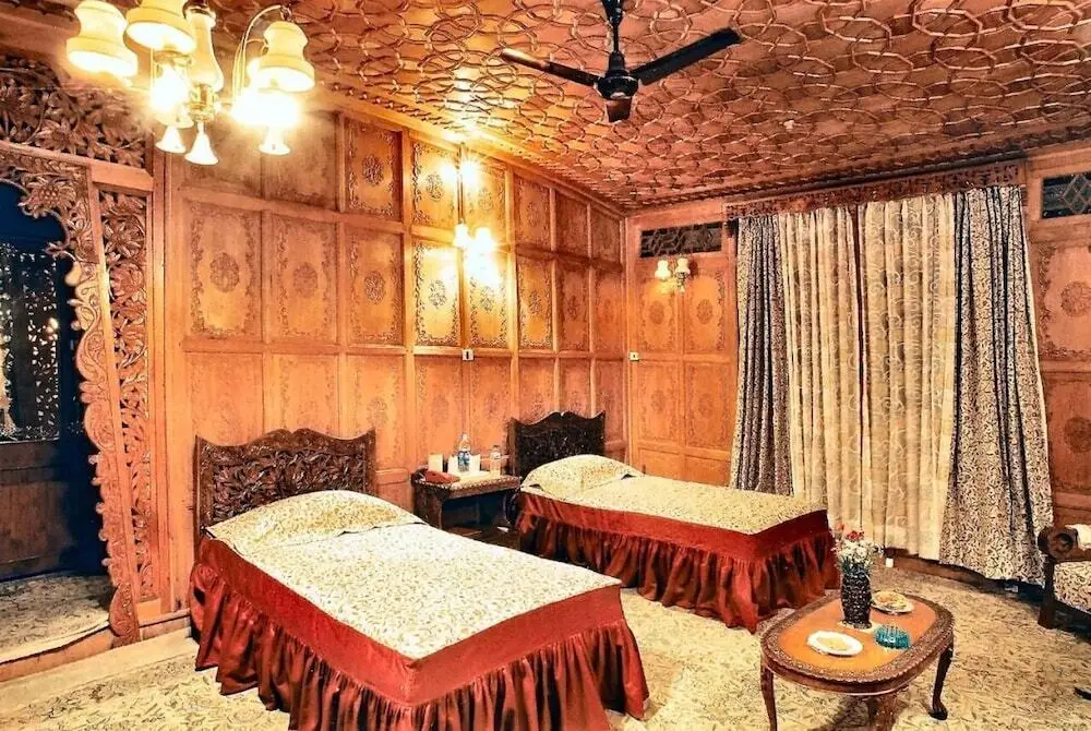 Шринагар: Meena Group houseboats