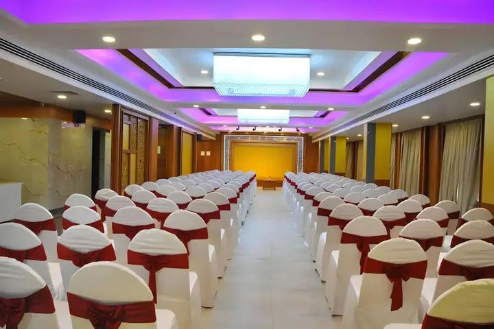 Тирупати: MG Hotel Udayee International