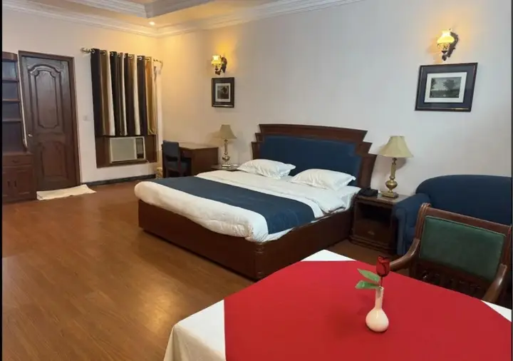 Праяградж: OYO 2147 Hotel Imperial House