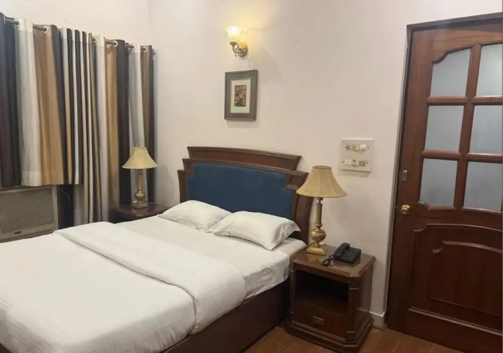 Праяградж: OYO 2147 Hotel Imperial House