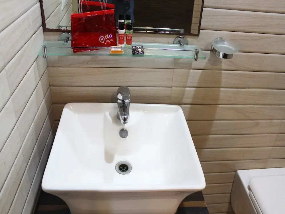 Матхура: OYO 1884 Hotel Heera Continental