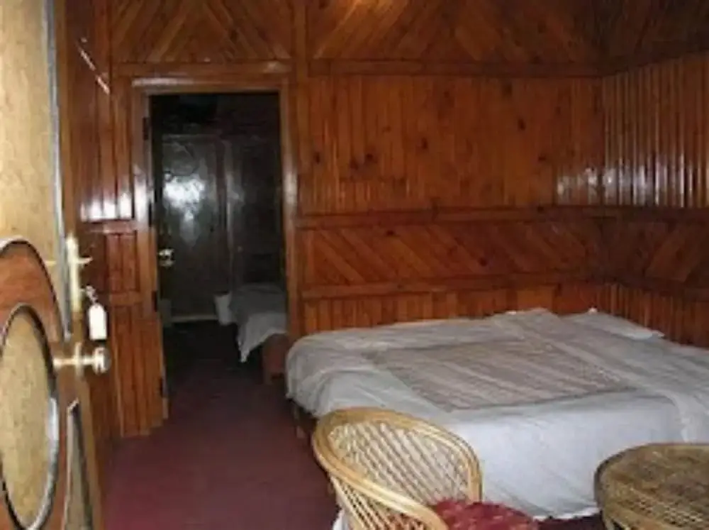 Наинитал: Goroomgo Deluxe Ankur Lake View Nainital