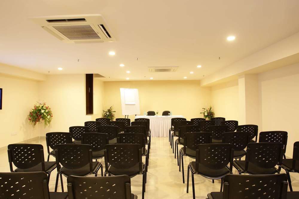 Нью-Дели: Stallen Suites Nehru Place by FabHotels