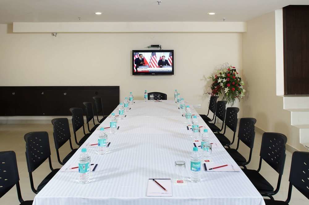 Нью-Дели: Stallen Suites Nehru Place by FabHotels