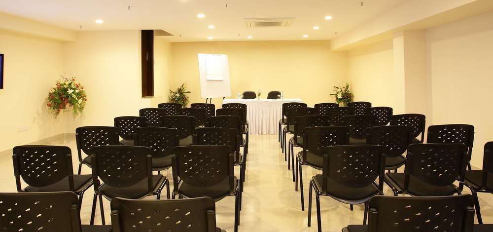 Нью-Дели: Stallen Suites Nehru Place by FabHotels