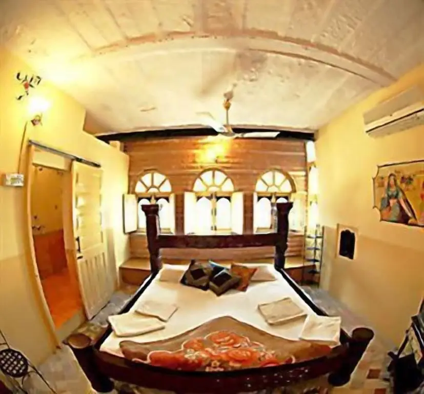 The Blue House, Oldest Guest House — фото 1
