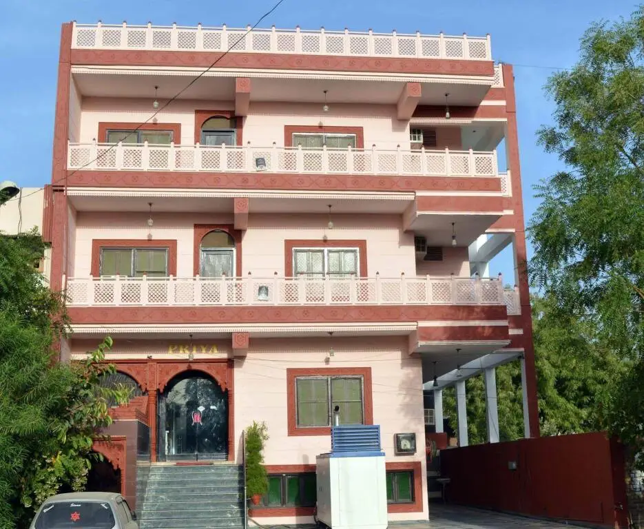 Hotel Priya — фото 1